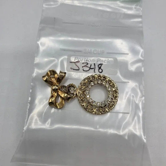 Coro Vintage Bow Pendant Brooch Circle Rhinestones‎ Gold Tone Vintage Jewelry